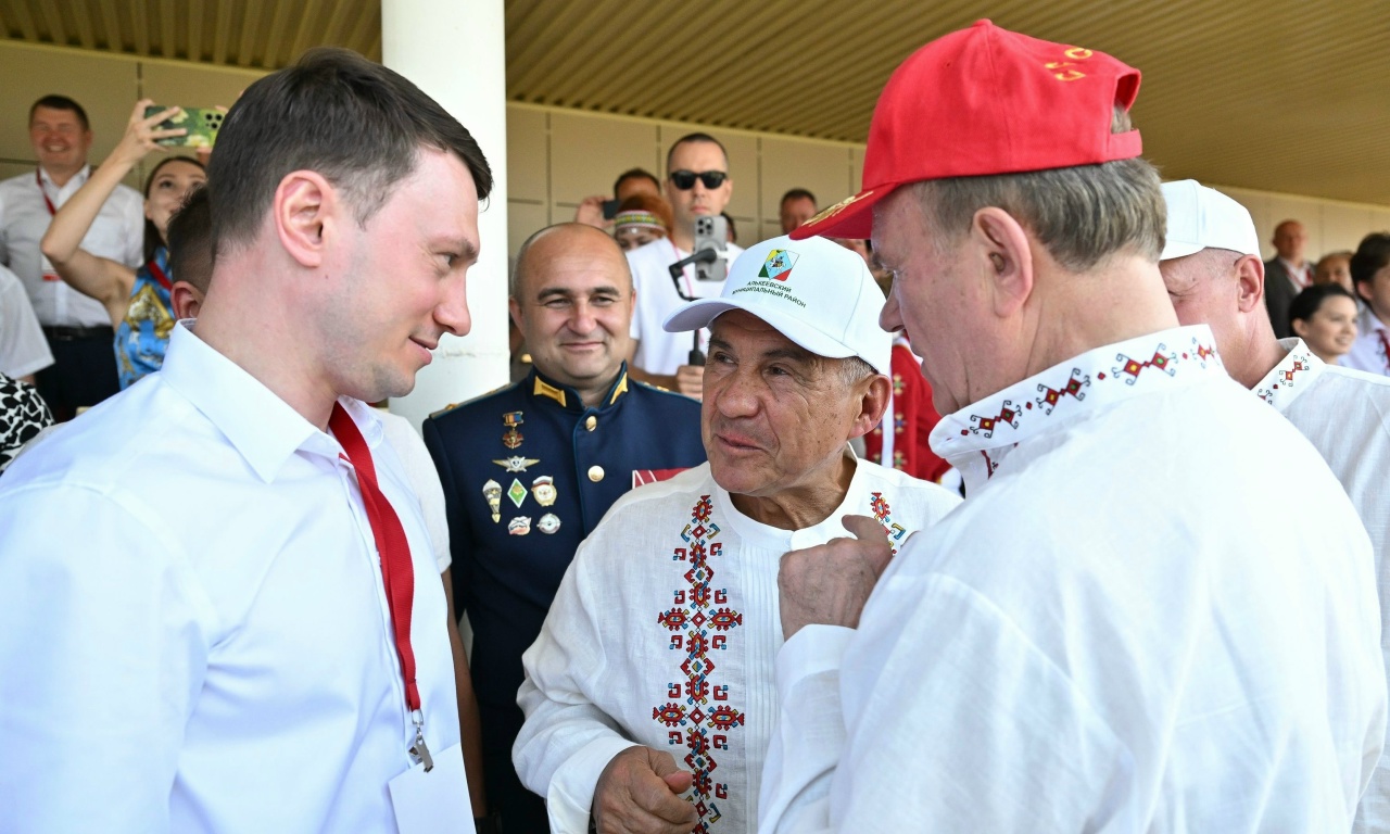 Делегация КПРФ во главе с Геннадием Зюгановым приняла участие в празднике «Уяв»